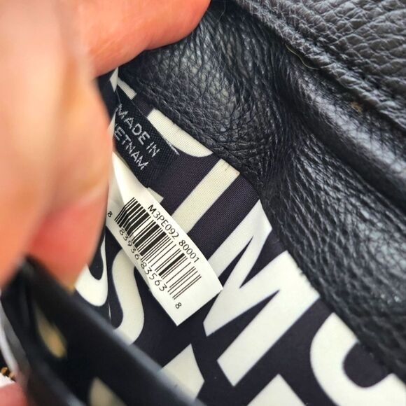 Marc By Marc Jacobs Leather Zip Around Wallet Black 7.25x3.5 - Picture 9 of 9